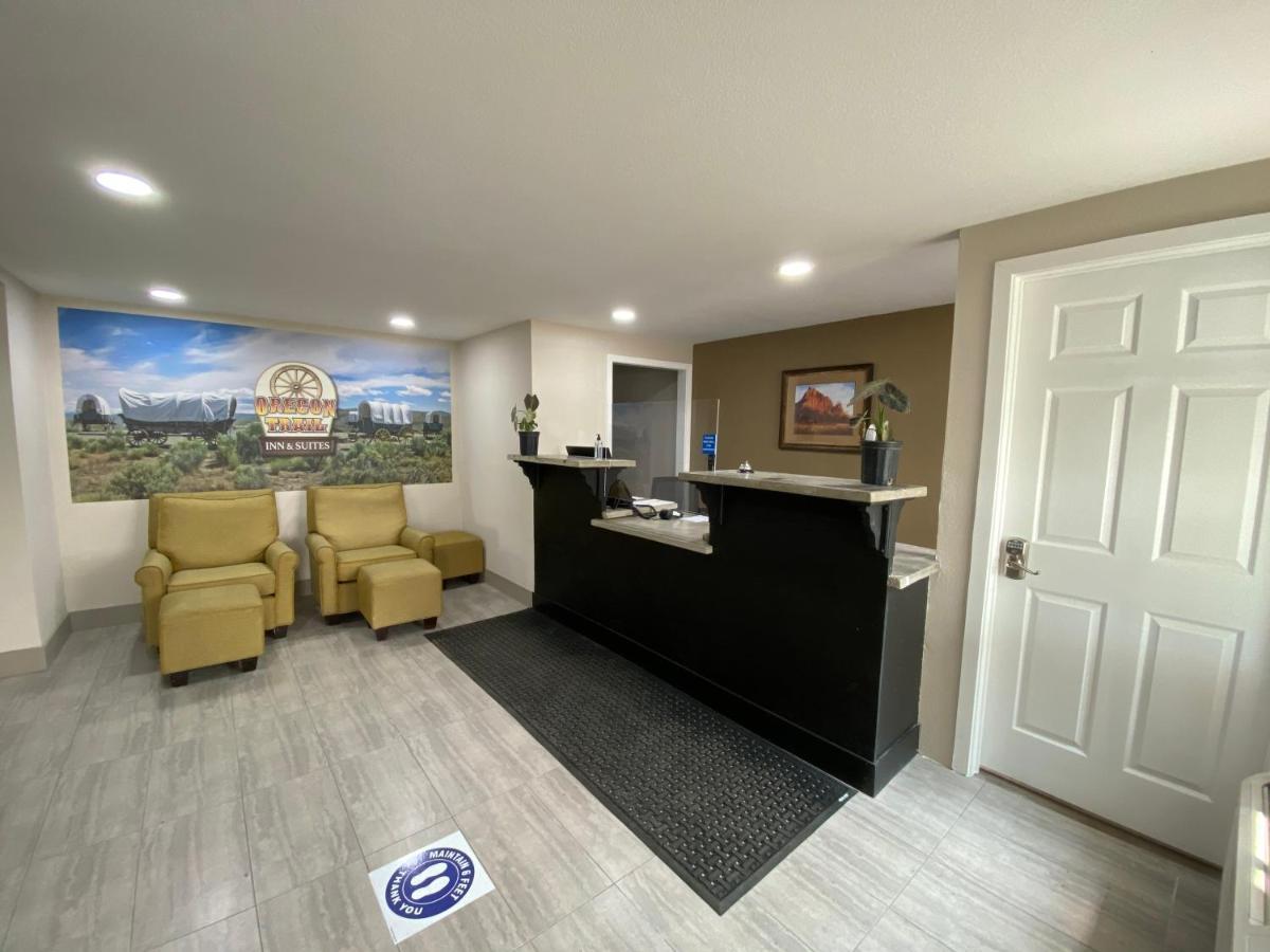 Oregon Trail Inn And Suites Lakeview Bagian luar foto